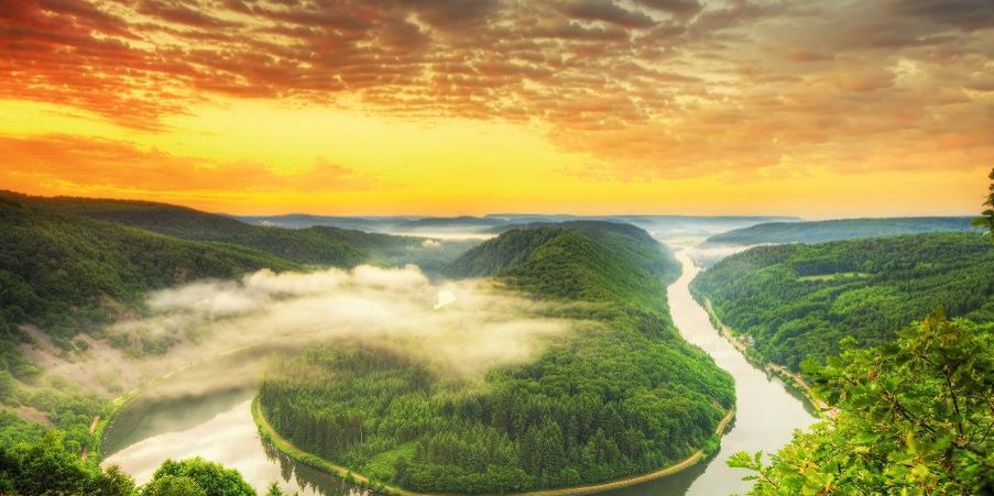 Die Saarschleife bei Mettlach, das Wahrzeichen des Saarlandes